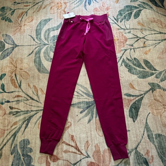 FIGS Boston Slim Tall Jogger Scrub Pant - Picture 3 of 6